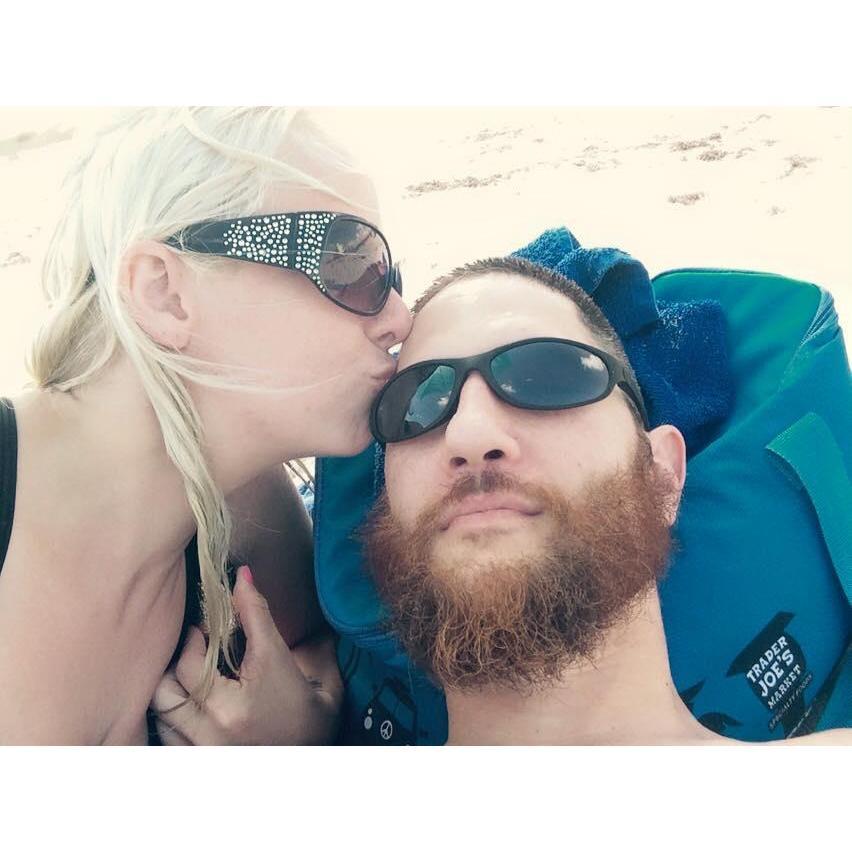MORE KISSES!