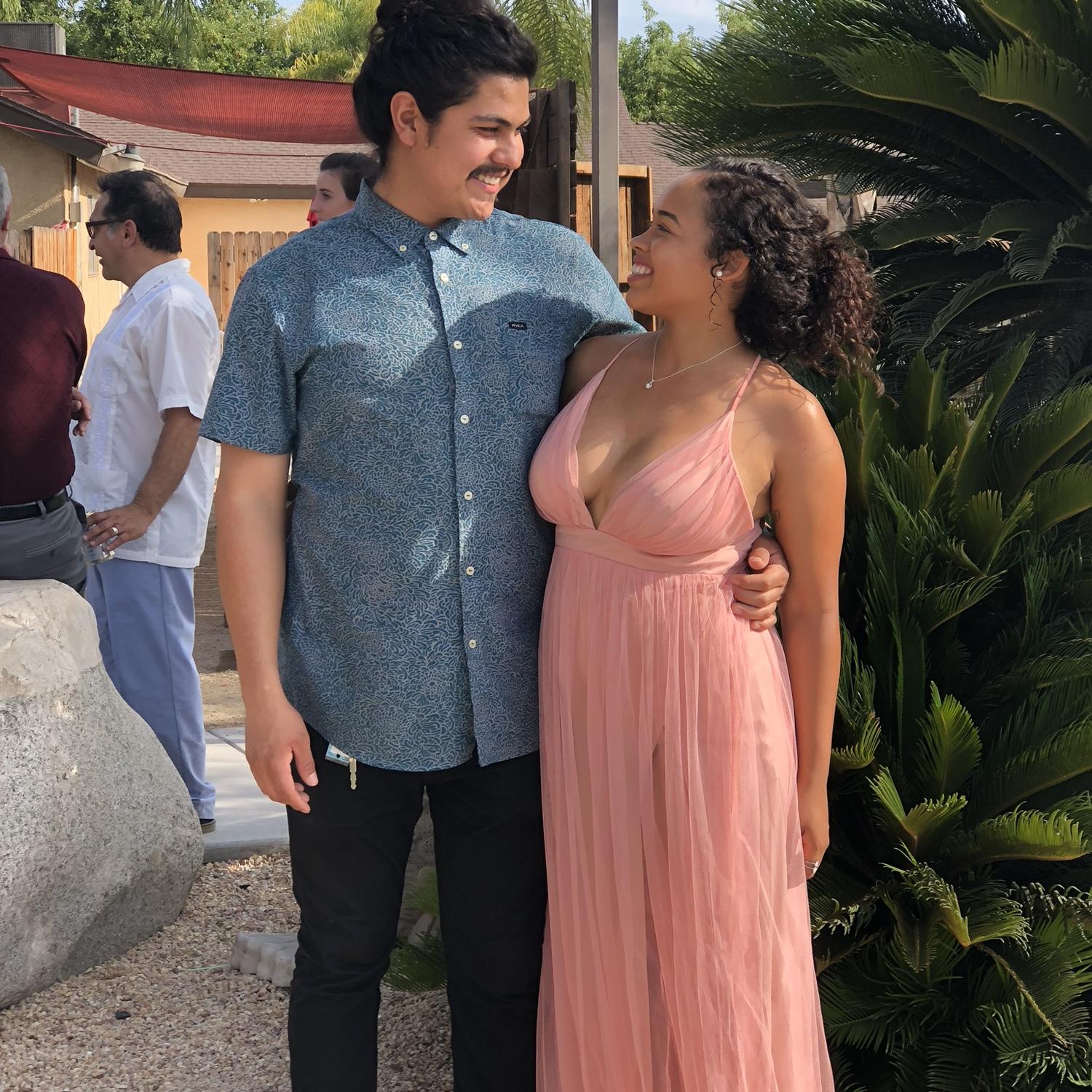 Another cute moment at my best friendâs wedding. Always loved this photo. Itâs giving, âget you a mans who looks at you the way Lu looks at Desâ đ