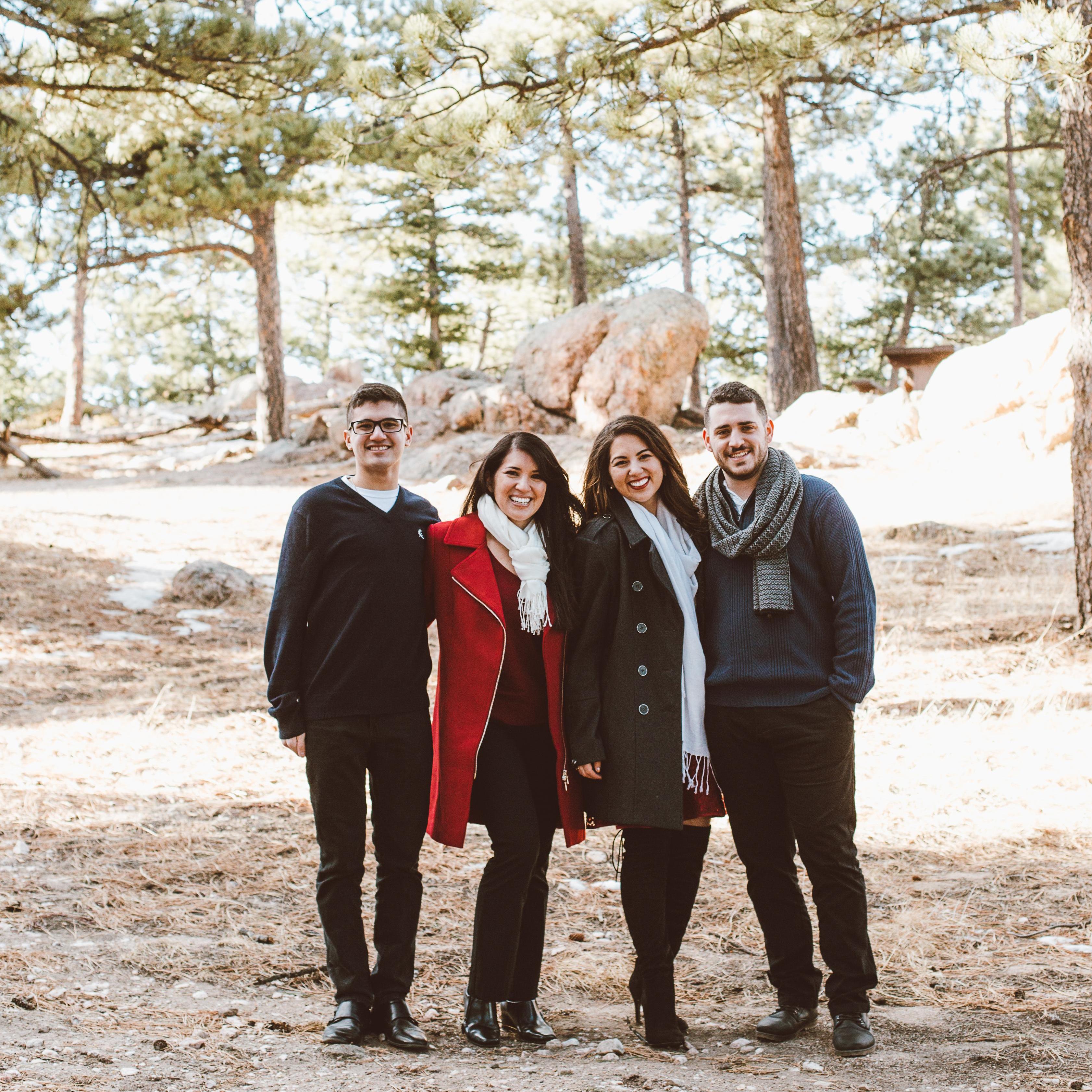 Family photos with Naomi's family. December 2016. Red Aspen Photography.