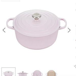 Signature Round Dutch Oven