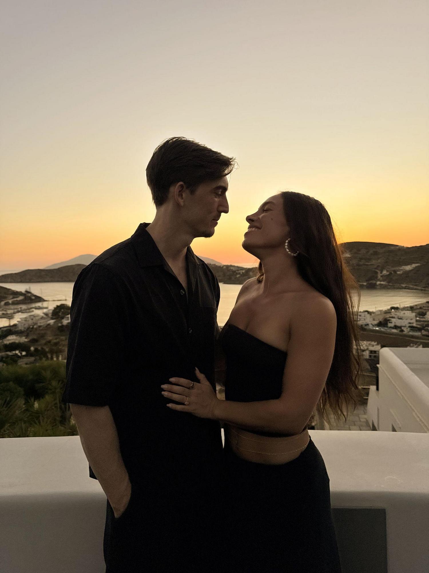 The Wedding Website of Ellena Takos and Charles Bartley