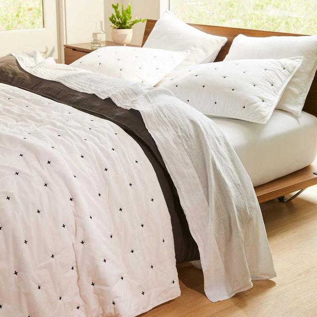 Brooklinen Lightweight Quilt, King/Cali King, Black Lorimer