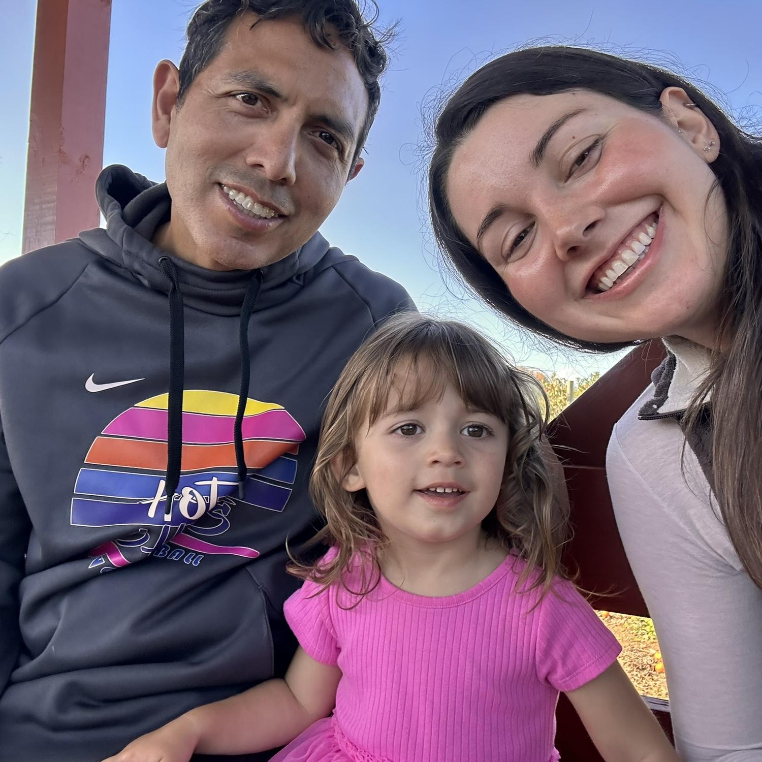 Apple picking and tractor rides with Sereia - NY