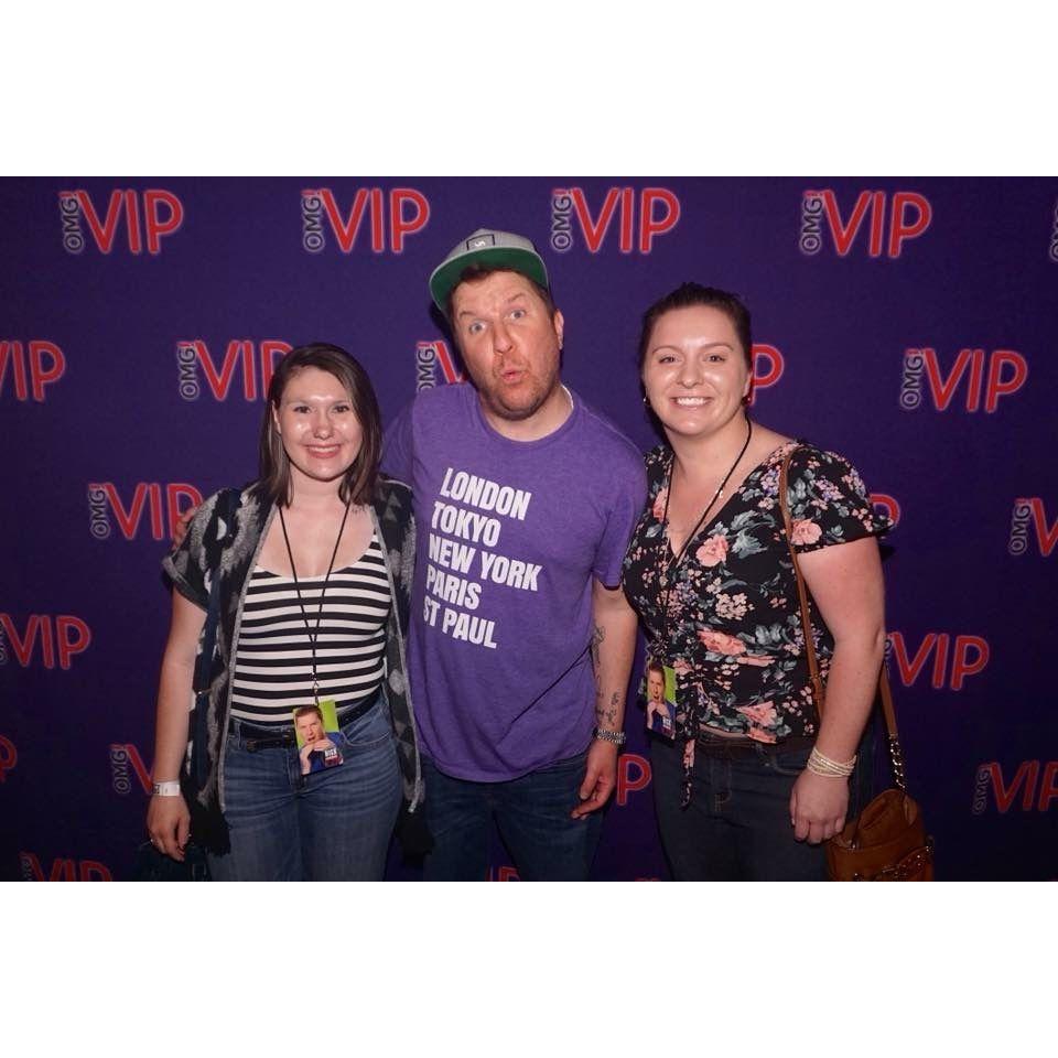 Jenni and Kristina meeting one of Jenni's favorite comedians!