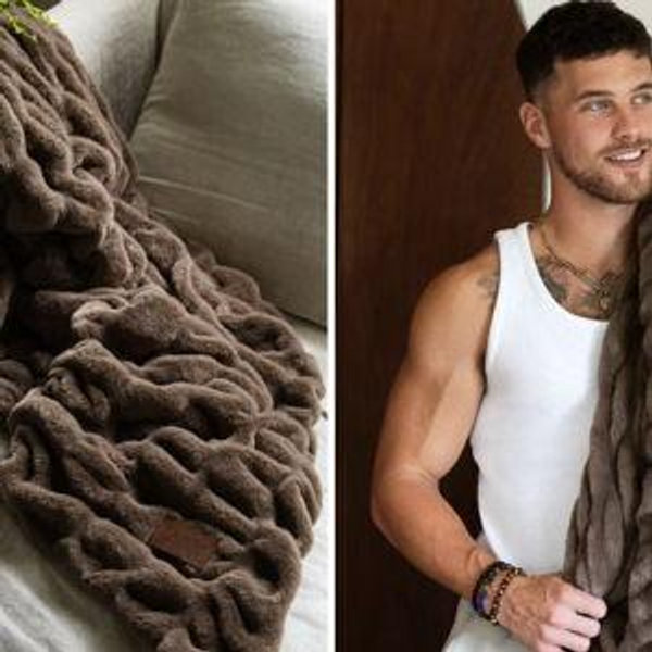 Dreamer Brown Blanket — Comfrt