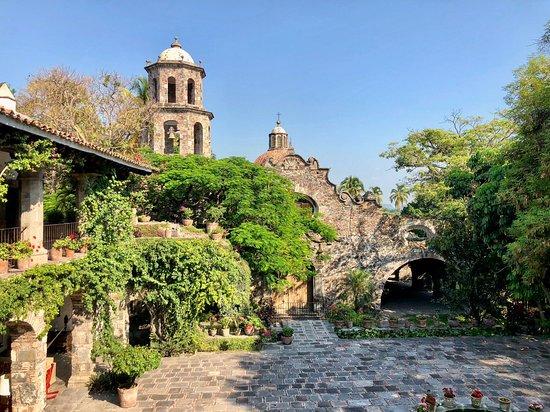 The Wedding Website of Ricardo Antonio Solis Marquez and Amaya Del Valle Arana
