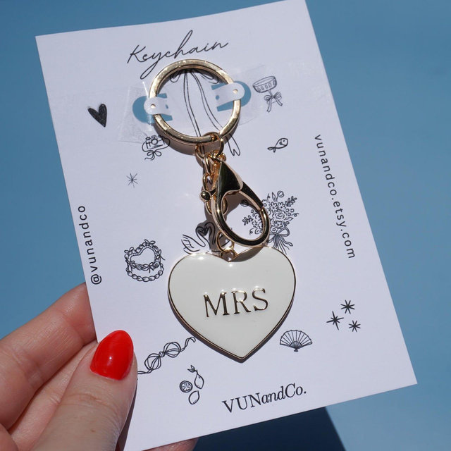 Mrs Keychain Bride Key Chain Best Friend Engagement Gift for Her Friend Newly Engaged Gift Bride to Be Gift Idea Just Engaged Gift Key Ring