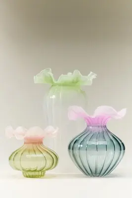 Lucy Ruffle Glass Vase