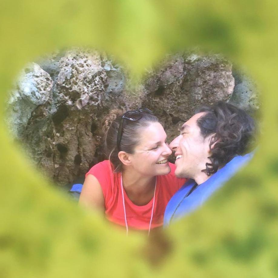 Kissing on kayaks in Thailand 2016