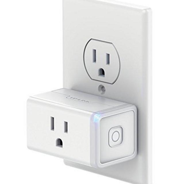 TP-Link Smart Plug Mini, No Hub Required, Wi-Fi, Works with Alexa, Control your Devices from Anywhere, Occupies Only One Socket (HS105)