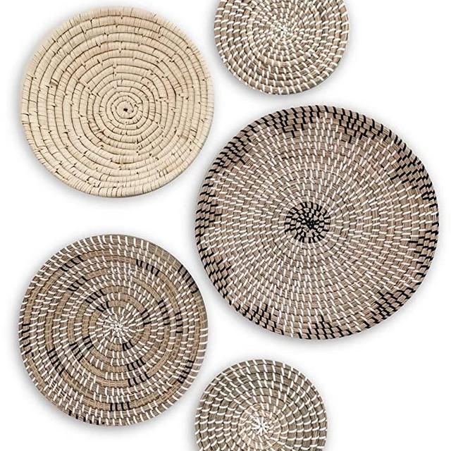 TheNamiCollection Woven Wall Basket Set - Five Hanging Seagrass Baskets | Decorative, Boho Styled Baskets Perfect For Trendy, All Natural Home Decor | Handmade, Round, Woven, Hanging Wall Basket Decor