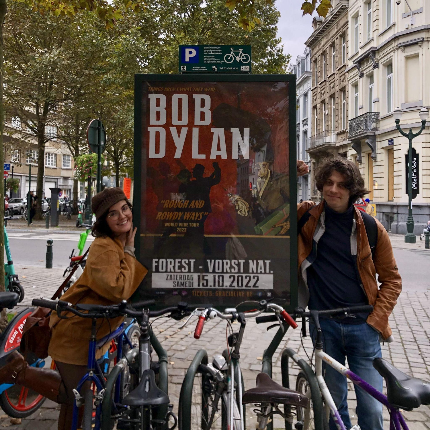 Before Isabella and Artie's first Bob Dylan concert together :)