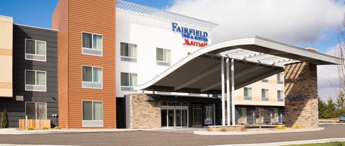 The Wedding Website of Heather VandenBroek and Ron Banonis