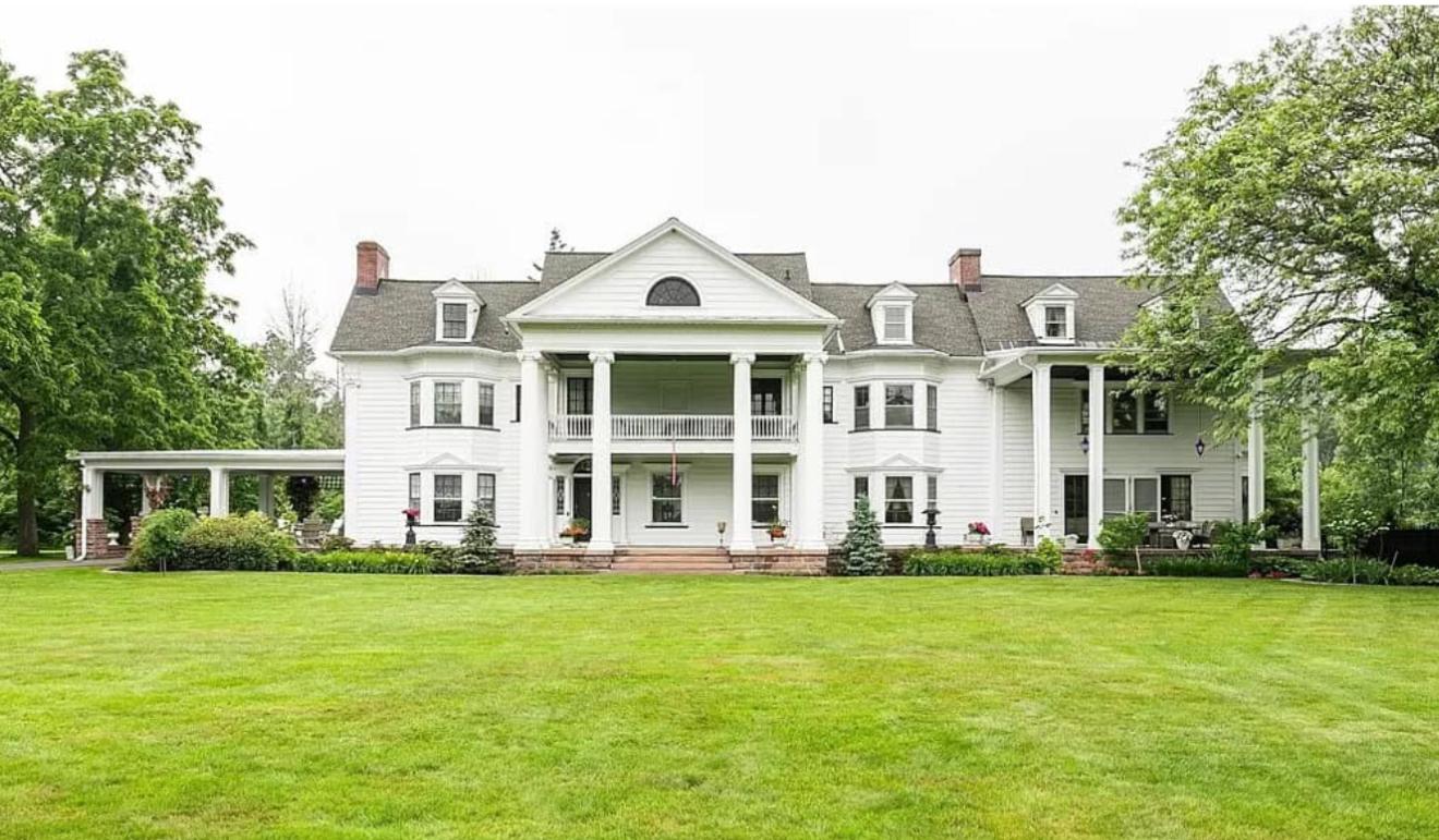 The Wedding Website of Gabby Merino and Collin Burns