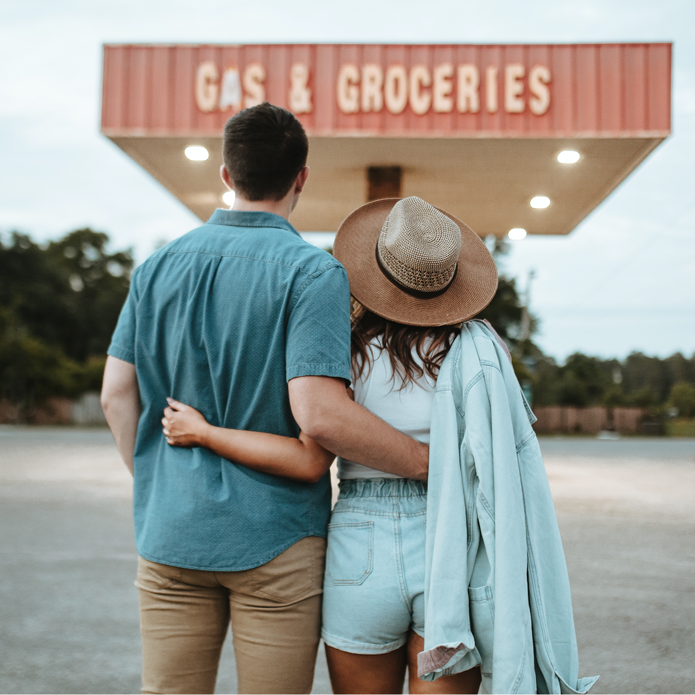 Our photographer Lucy knew I wanted something "weird" and "Wes Anderson." So we roamed around Milton and ended up at this gas station. Nothing says love like gas and groceries, amiright? -S