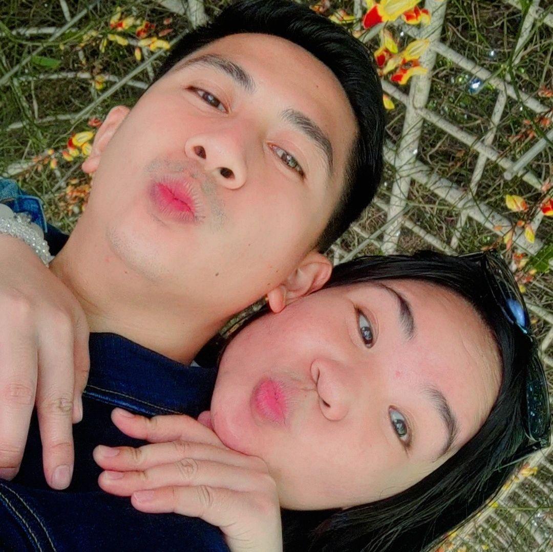 "Happiness is the best makeup".