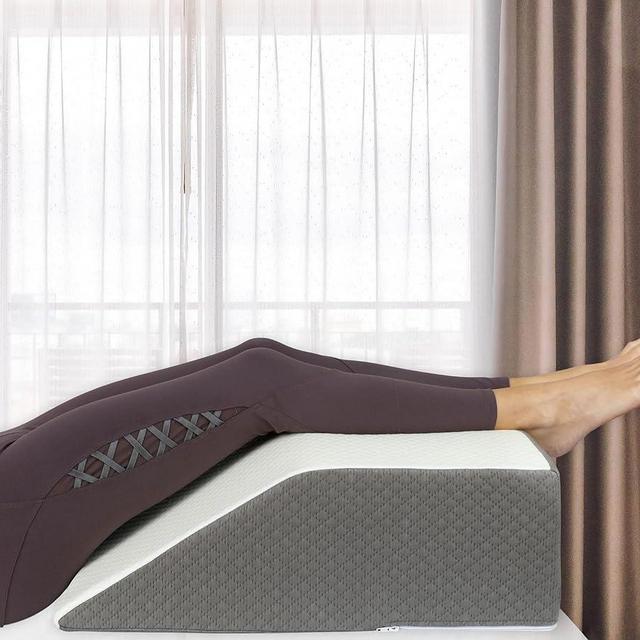 Kӧlbs Leg Elevation Pillow | Chic Jacquard Cover | Bed Wedge Pillow | Knee Pillow Leg Pillow | Wedge Pillow for Legs | Leg, Knee, Ankle Elevation Post Surgery