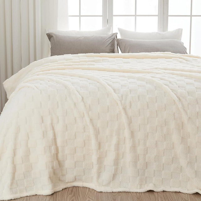 NEWCOSPLAY Super Soft Queen Blanket Ivory Premium Silky Flannel Fleece 3D Checkered Lightweight Bed Blanket All Season Use (Ivory Checkered, Queen(90"x90"))