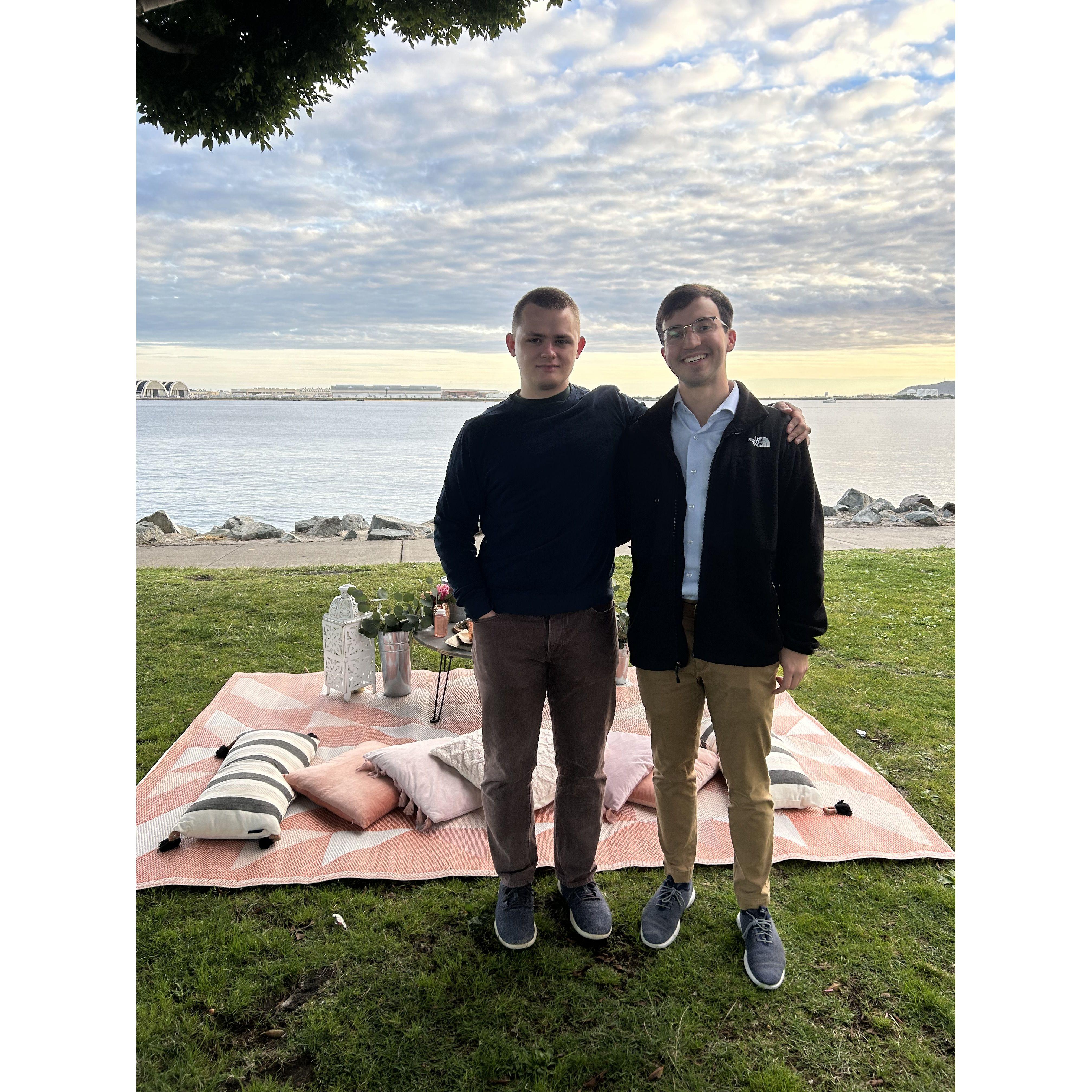 Our engagement picnic on Harbor Island!