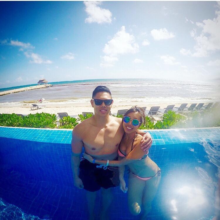 Infinity pool side chillin’ 😎 (Cancún, Mexico)
