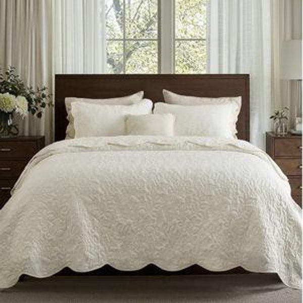Queen Quilt (Color: Cream Yellow - Leaf)