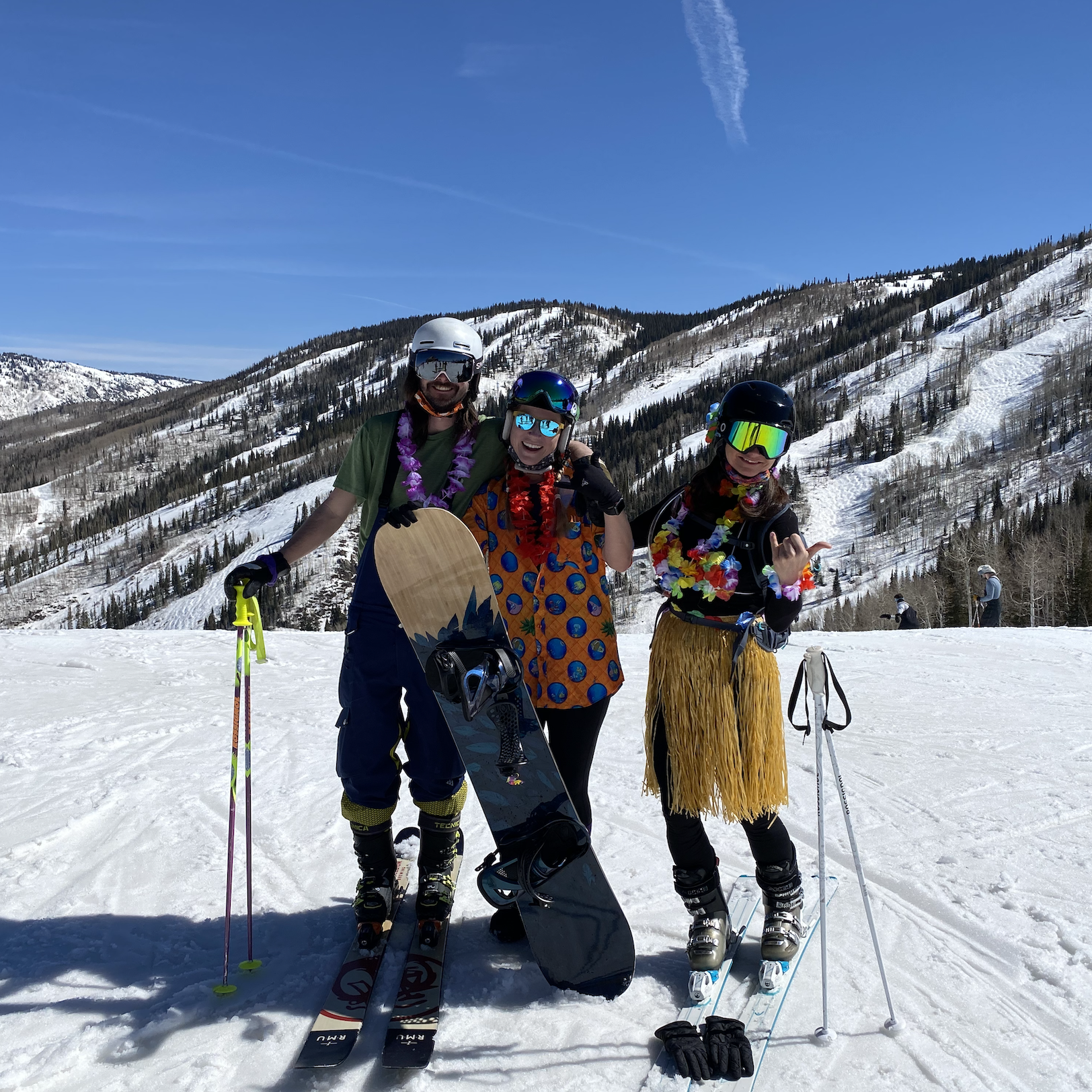 spring skiing with Momnika
April 2021
