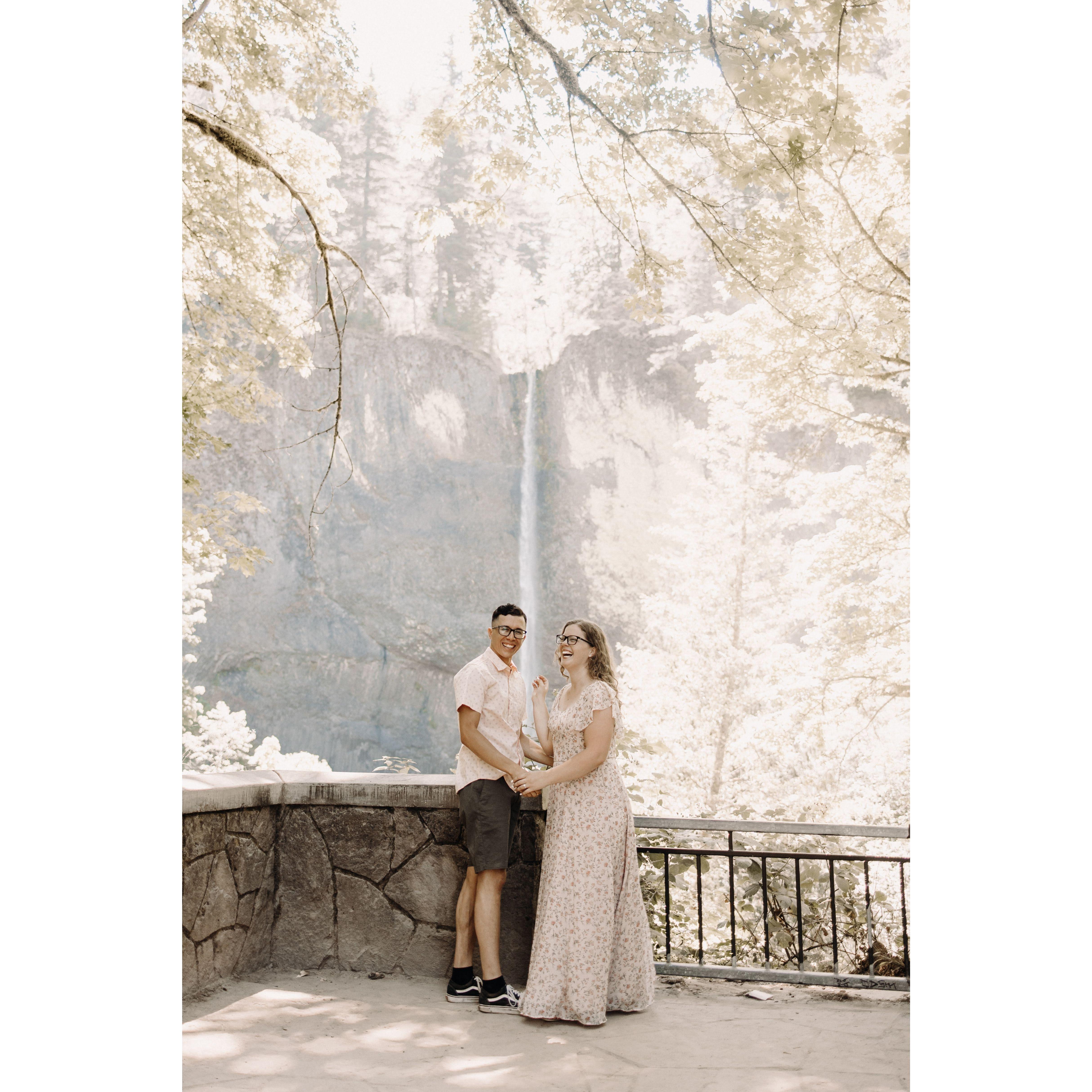 Engagement photos around Multnomah Falls- 2023