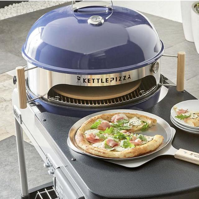 KettlePizza™ Deluxe USA Outdoor Pizza Oven Kit