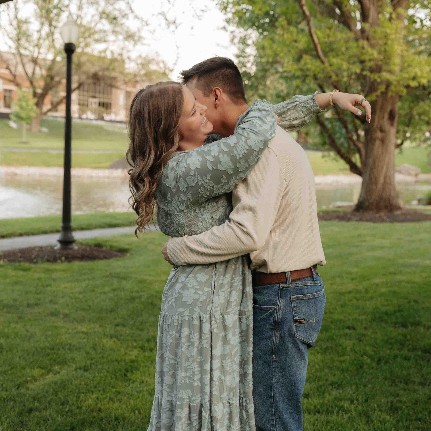 Surprise Engagement : 2026