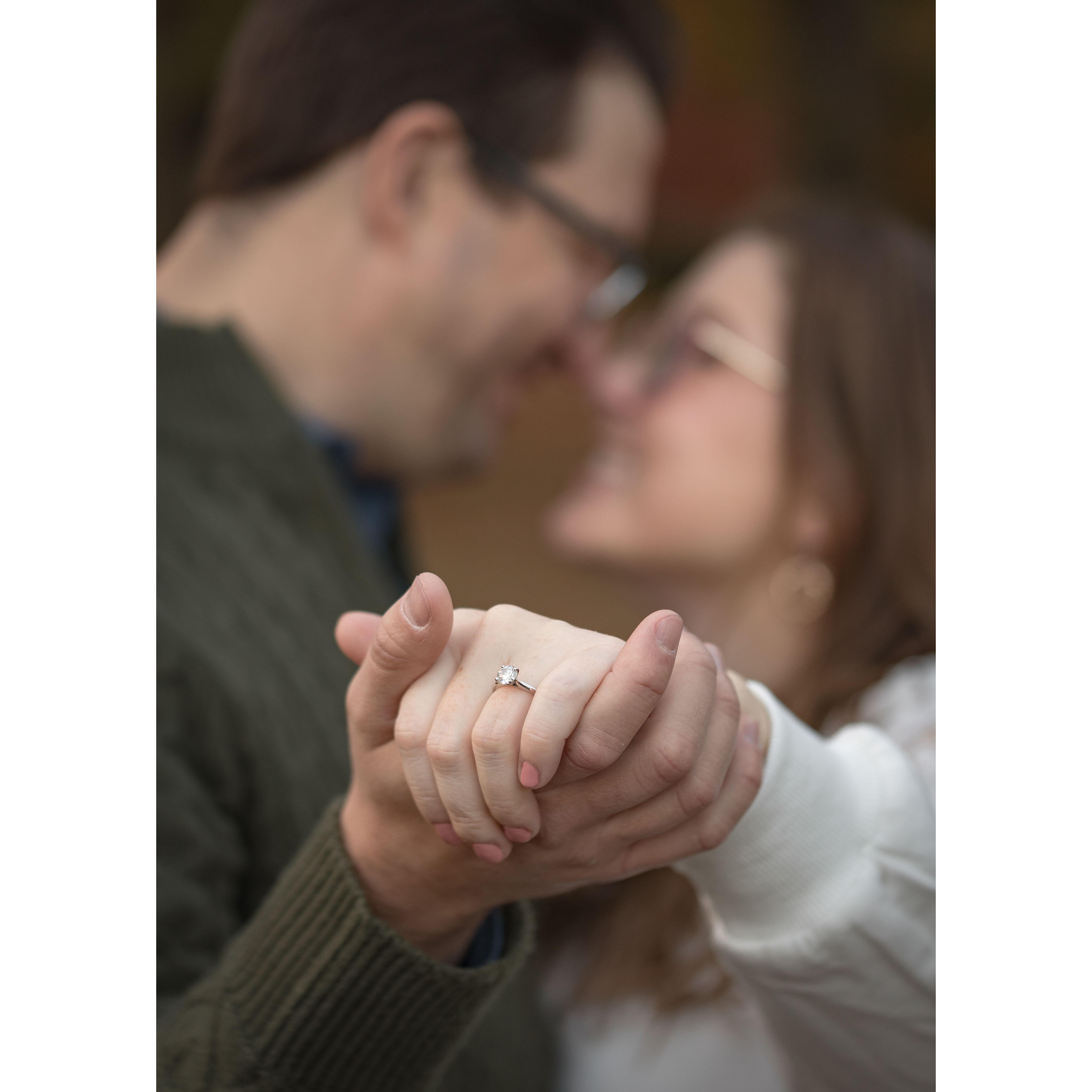 Engagement photos - Matt and Tess - Eric Madden Photography - Oct. 2024
