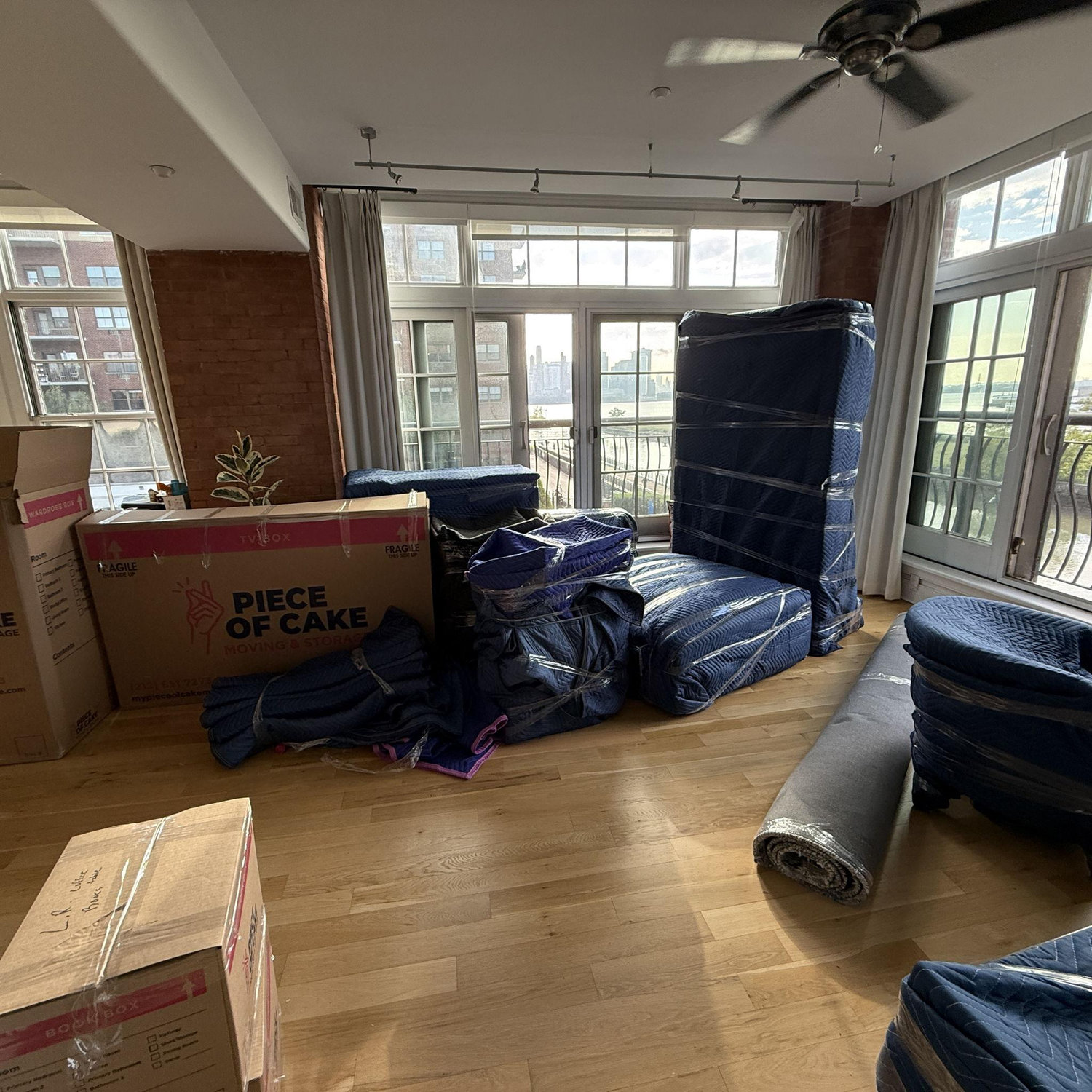 Chau apartamento!- Bye bye apartment!
