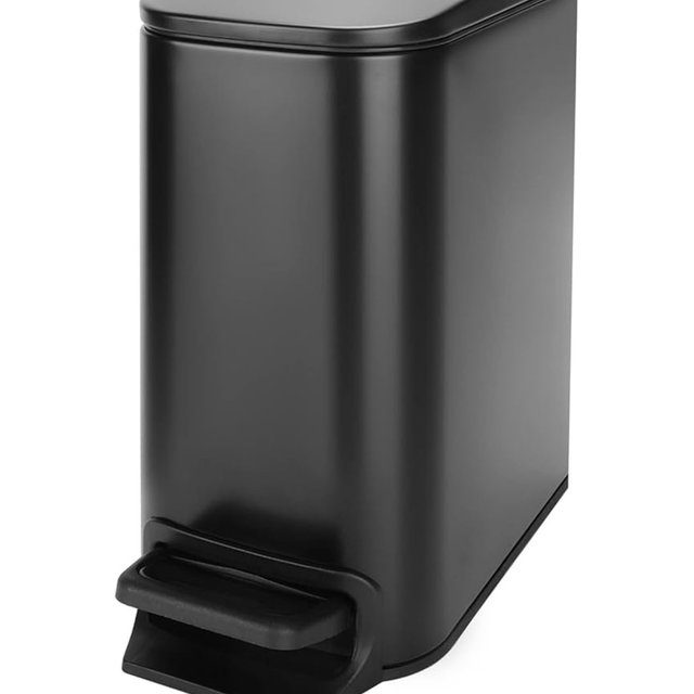 Cesun Small Bathroom Trash Can with Lid Soft Close, Step Pedal, 6 Liter / 1.6 Gallon Stainless Steel Garbage Can with Removable Inner Bucket, Anti-Fingerprint Finish (Matt Black)
