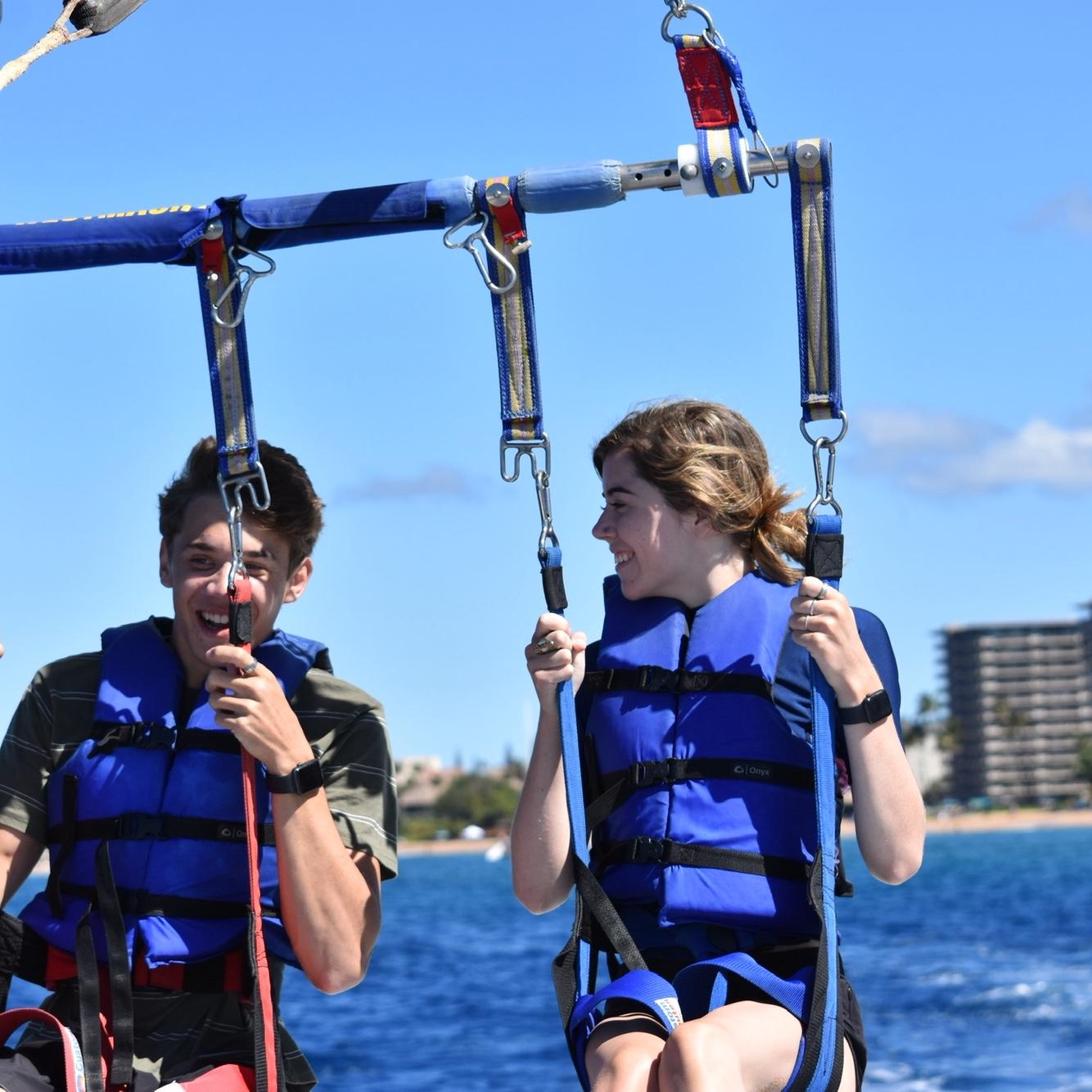 parasailing in hawaii