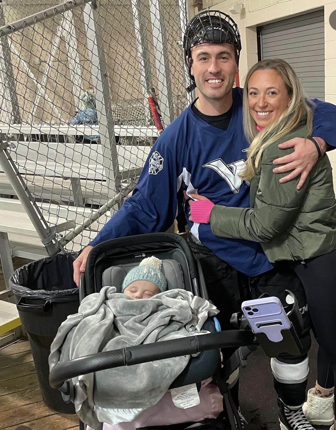 Hoptwins go cheer dad on at Hockey!