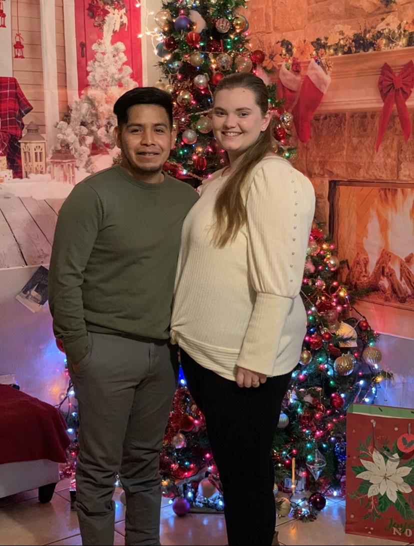 First Christmas together
Primera Navidad juntos