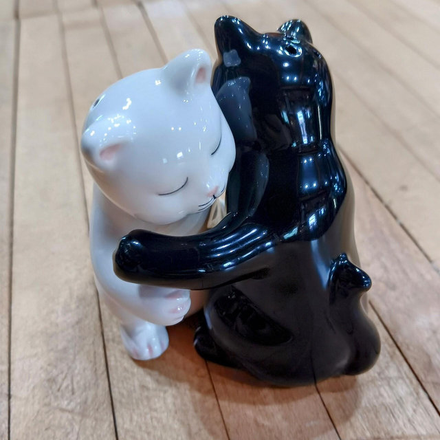 Black & White Cat Hug Salt and Pepper Shakers – Magnetic Ceramic Set