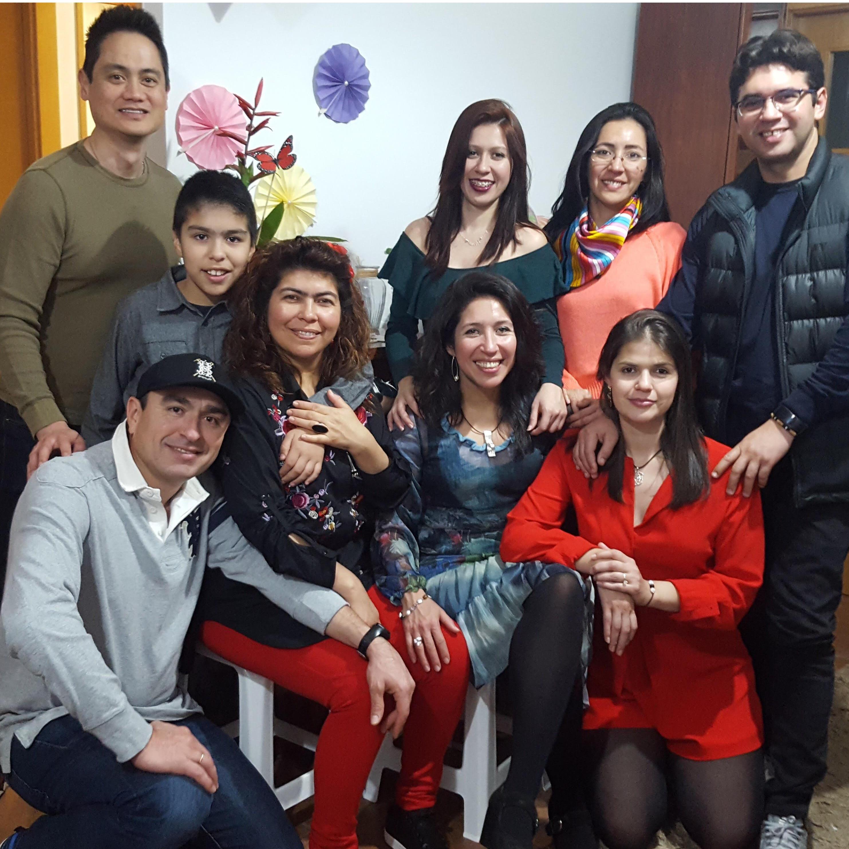 I am now part of a big Paraguayan family.
Ahora soy parte de una gran familia paraguaya.