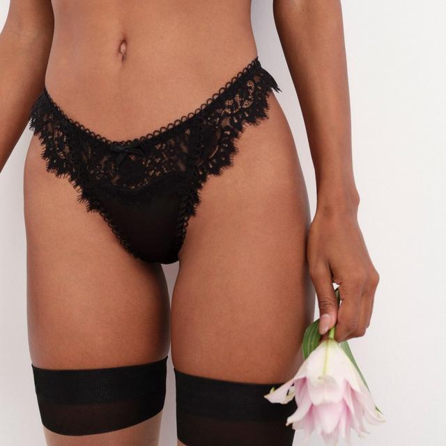 Faye Lace Thong Panty in S Black