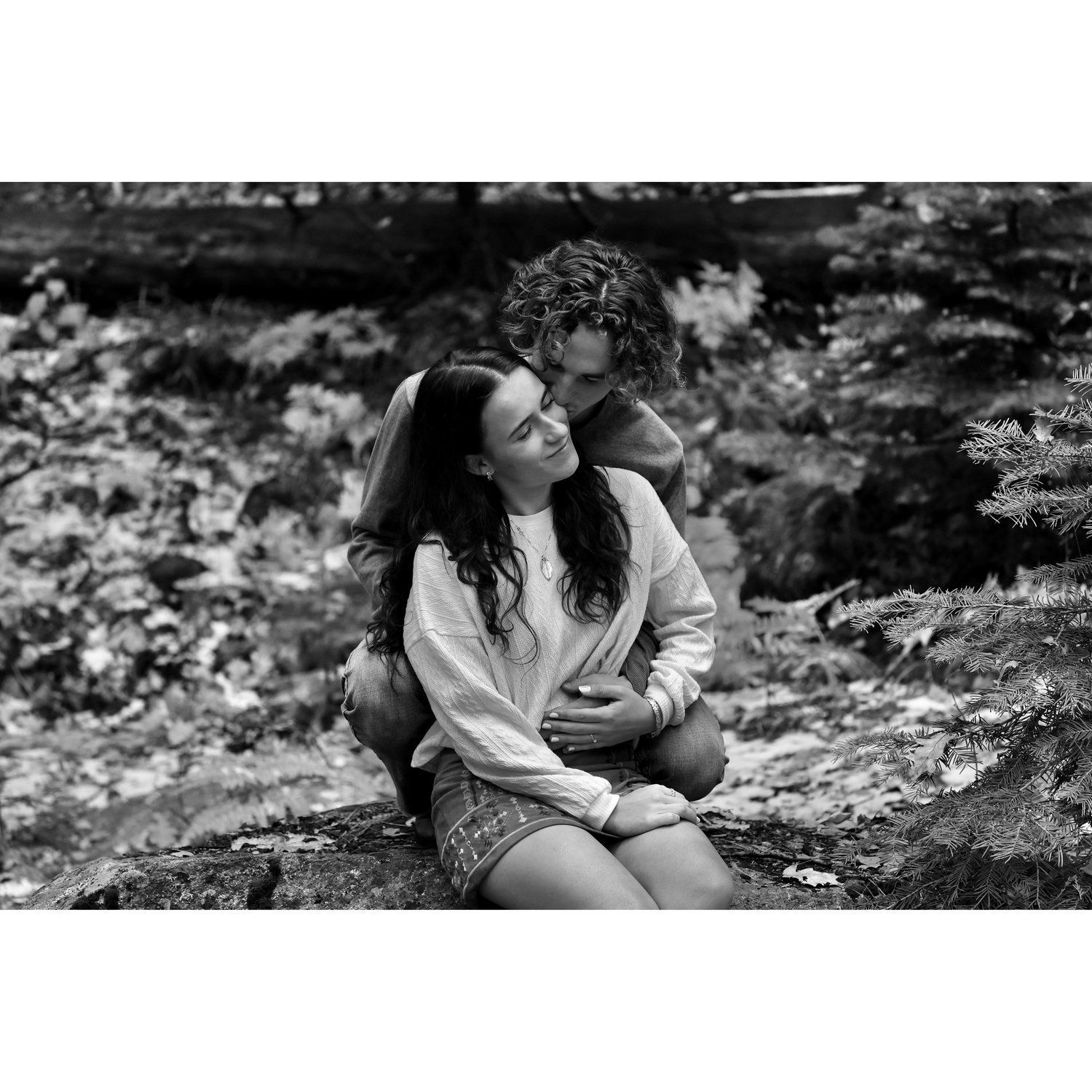 Engagement photos by Midge Sellers