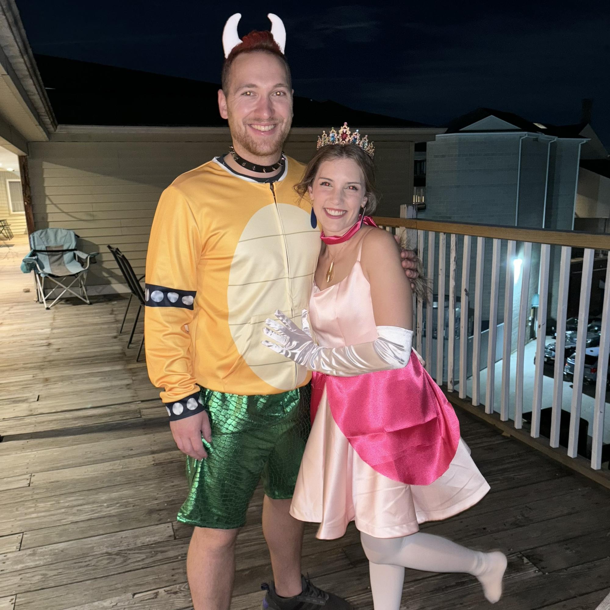 Halloween 2023: Princess Peach & Bowser