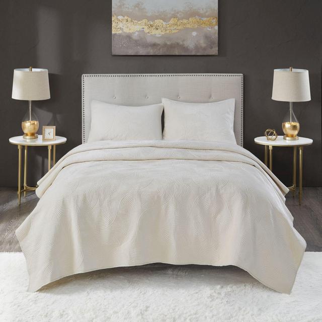 Lennox Velvet Full/Queen Quilt Set in Ivory