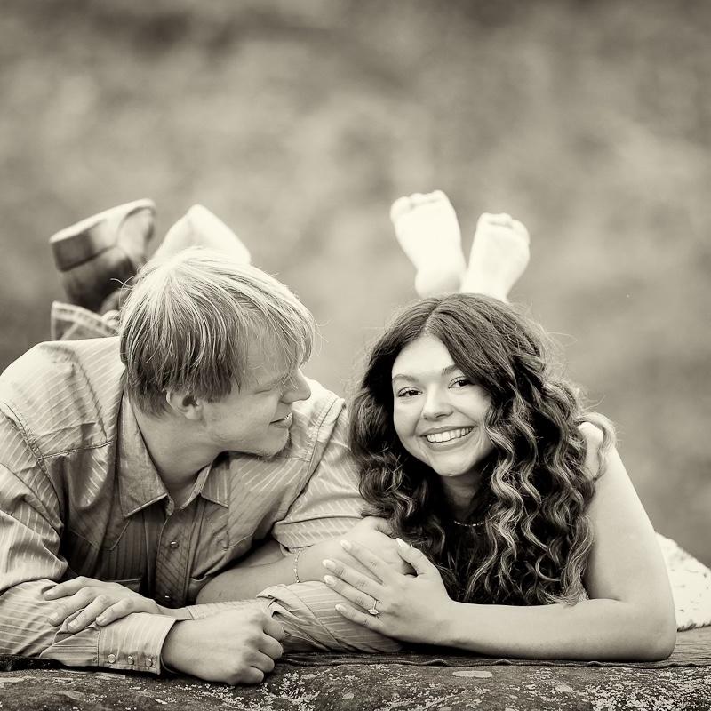 Engagement photos at Garden of the Gods by Jason Gualdoni ๐ธ
