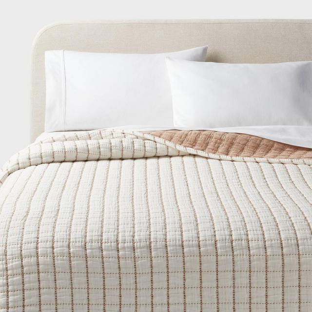 Full/Queen Trad Y/D Crinkle Grid Quilt Ivory/Camel - Threshold™