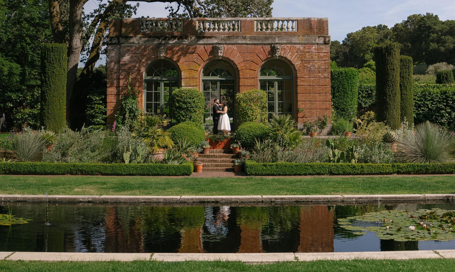 The Wedding Website of Gabriel A. Rodriguez and Elizabeth Hernandez