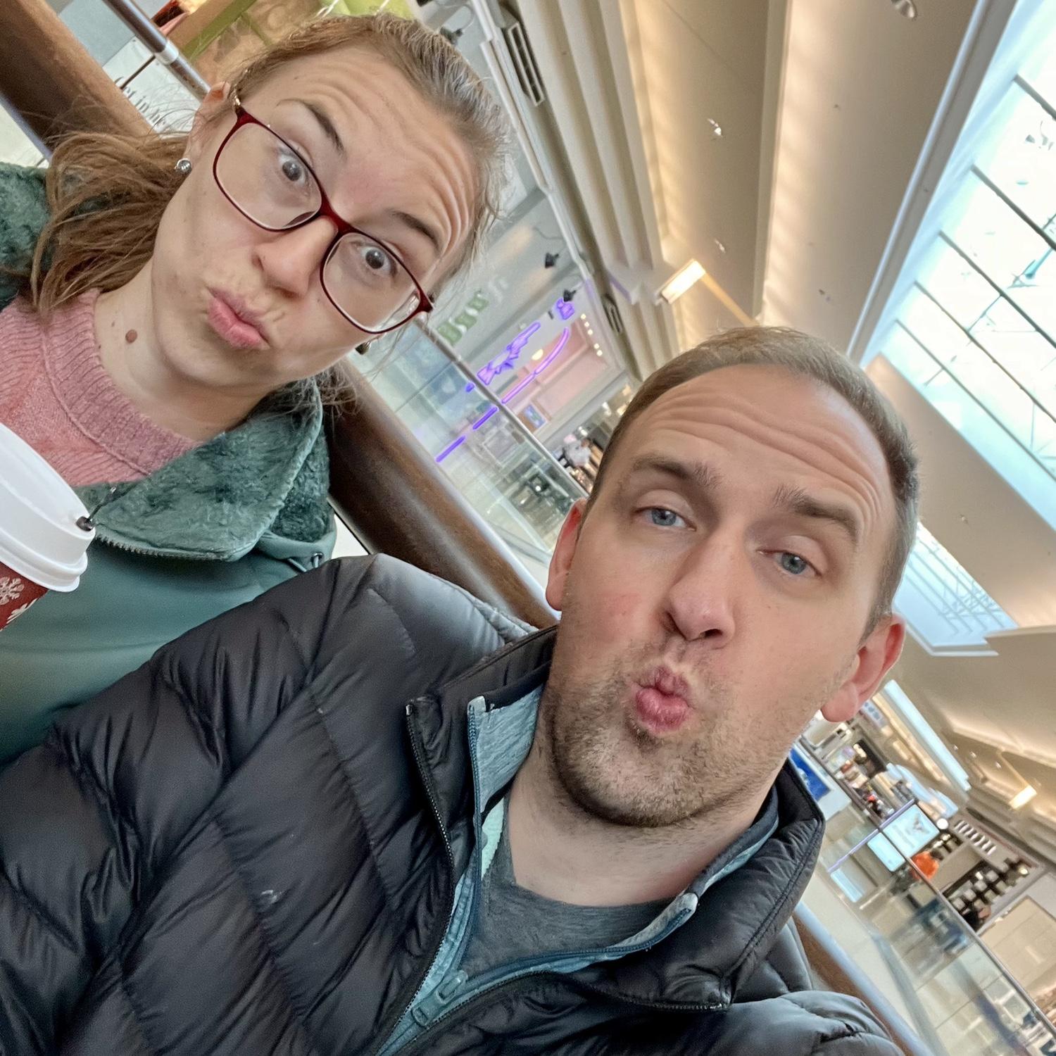 People watching at the mall (Dec 2023)