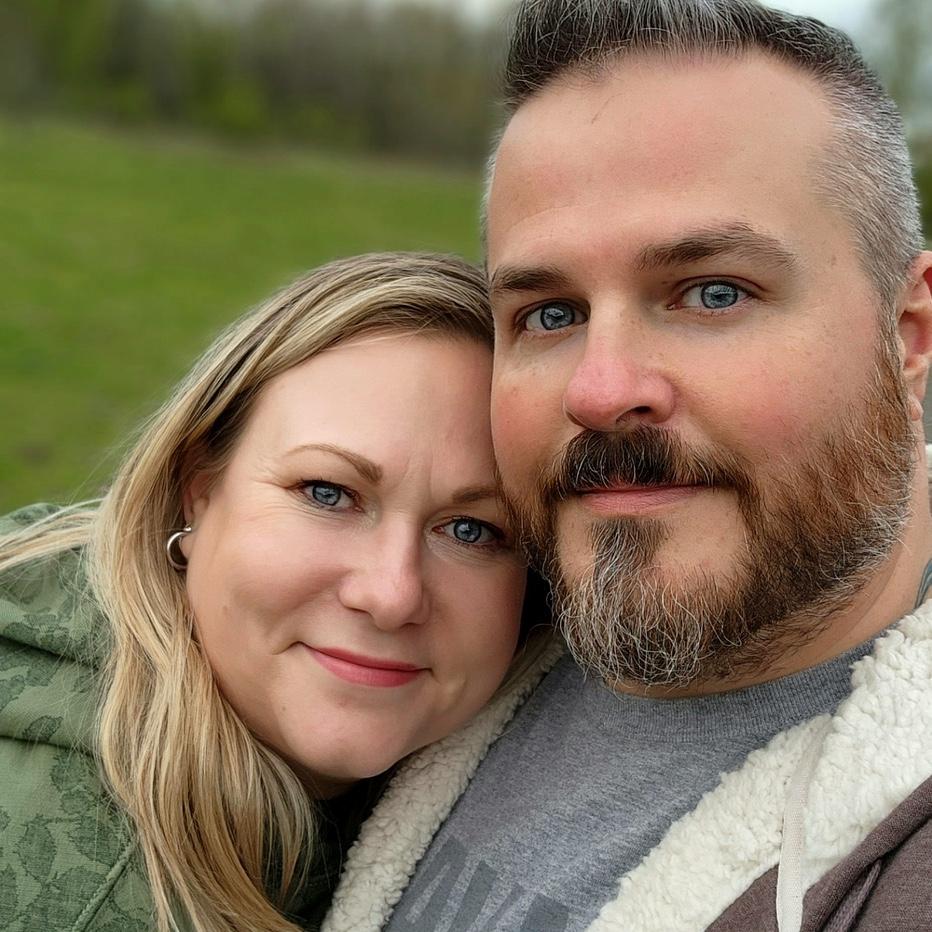 Blue eyed babes in love