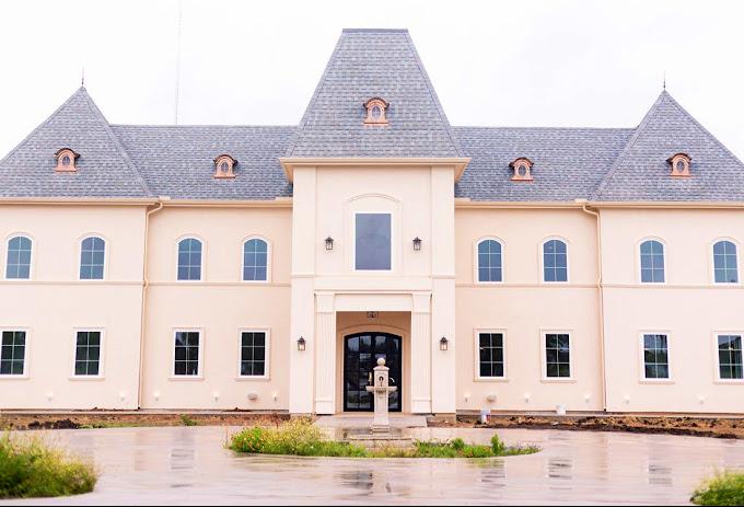 The Wedding Website of Olamide Adesuyi and Olumuyiwa Ojo