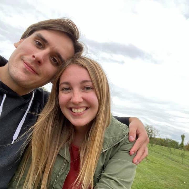 On September 26th, Foster and Miranda went to Currans Apple Orchard for their first date. Continuing this tradition, they go to the Apple Orchard on their anniversary.