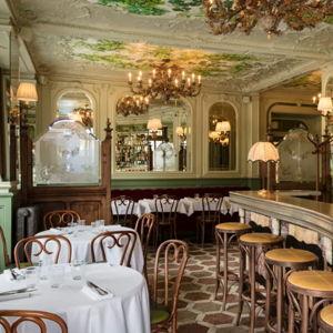 Dinner at a hidden gem in the streets of Paris