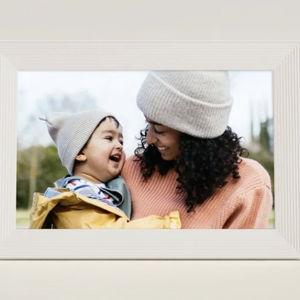 Carver 10" | Aura's most popular digital frame